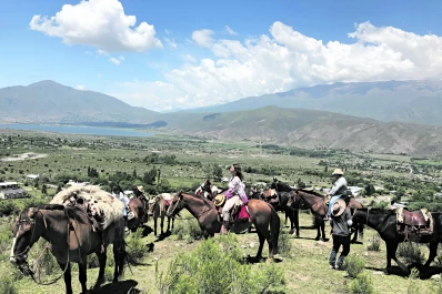 Al paso, al trote y al galope