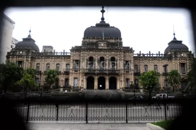 En tres décadas se triplicó la planta permanente de la Provincia
