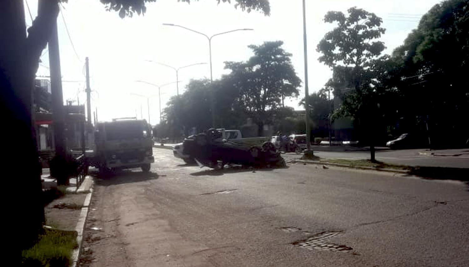 Vuelco en el puente Lucas Córdoba