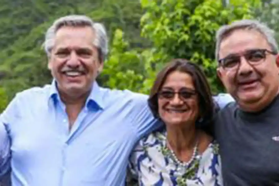 CON ALBERTO. Lucía Corpacci, madre de Francisco Mercado, junto al presidente.