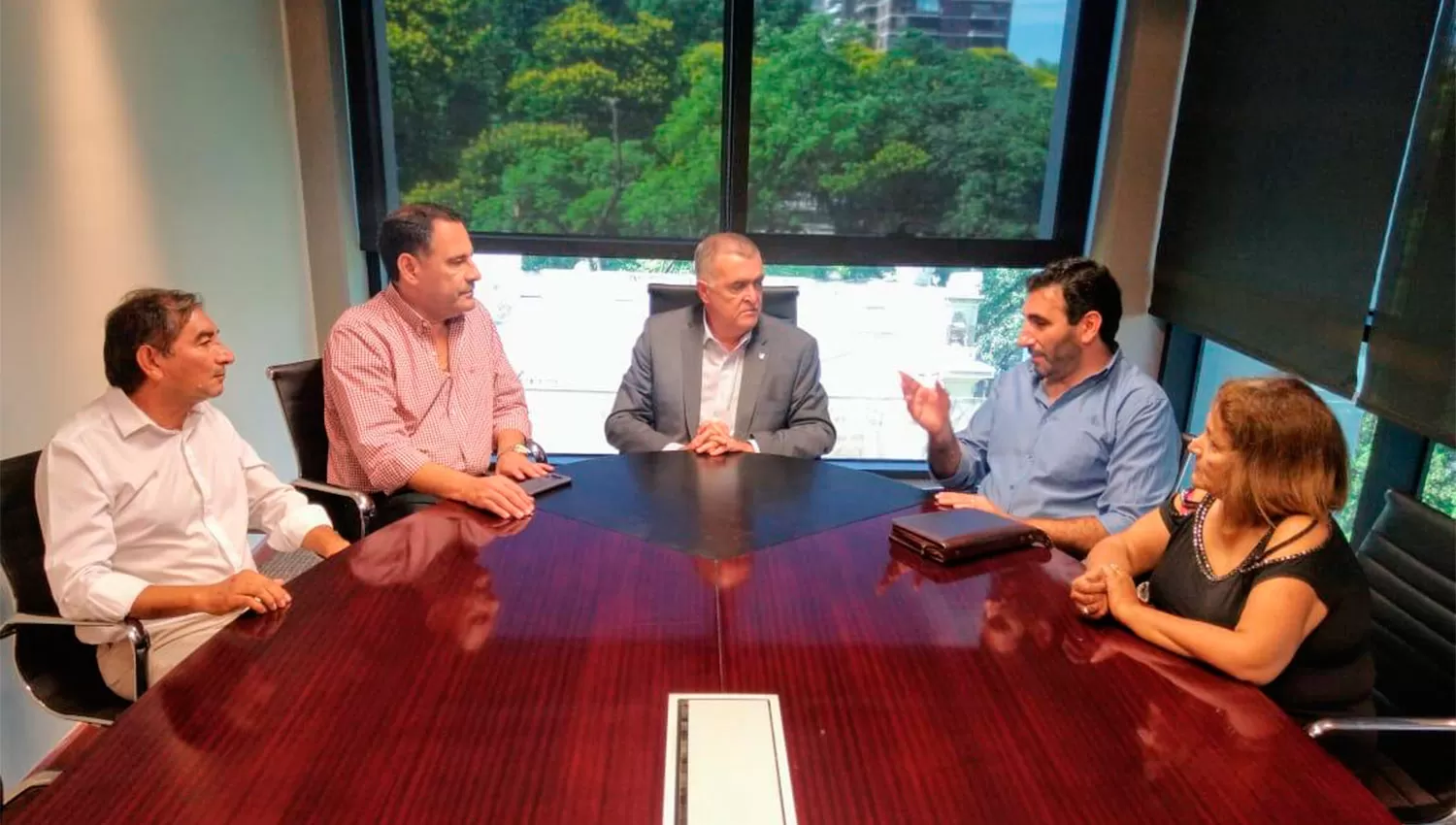 Empresarios de Monteros analizaron la crisis económica con legisladores 