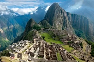 Detienen a dos argentinos por defecar en Machu Picchu