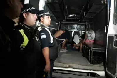 Los atraparon vendiendo las latas de cerveza que le robaron a un camionero