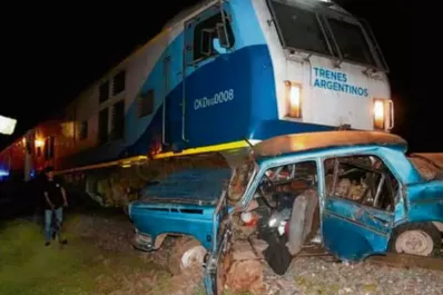 Un tren que venía a Tucumán arrolló a un auto en Rafaela: murió un joven