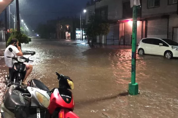 Tucumán bajo el agua: se fue el agobio del calor, pero llegó el caos de la tormenta