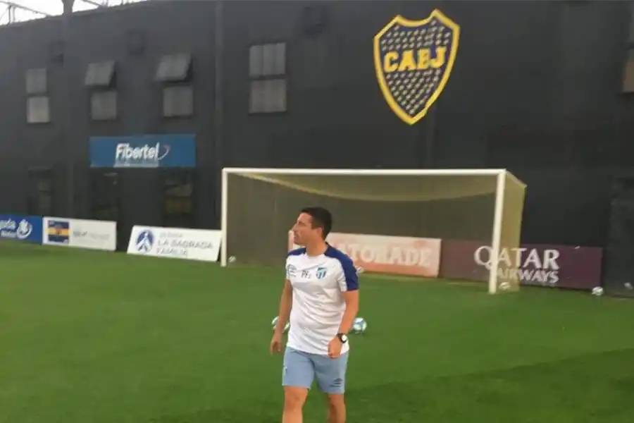 Atlético tratará de evitar la postergación de la Superliga