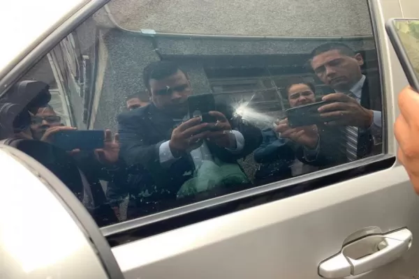 Los “colectivos” atentan contra la oposición y sigue el bloqueo en Venezuela