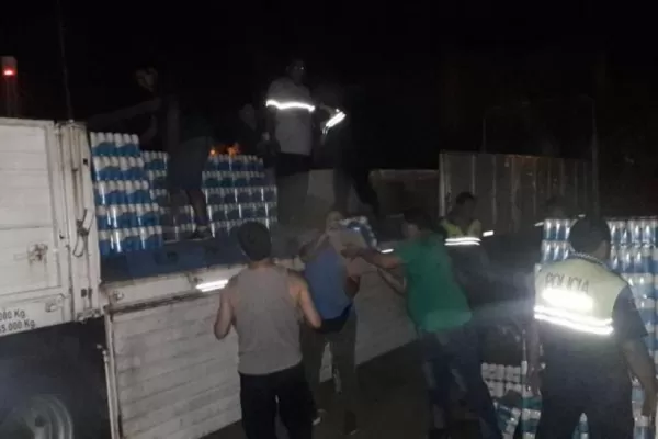 Vendían la cerveza que habían robado en la ruta