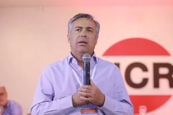 Por culpa de Evo, los radicales profundizan sus diferencias