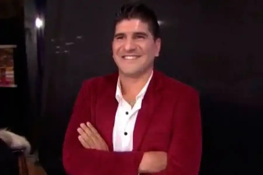 SEBASTIÁN ESCACENA. El último novio de La Bomba.