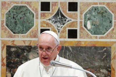 El Papa y Alberto definen un embajador