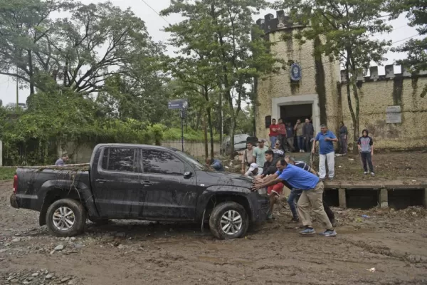 “Uno labura y el agua se lleva todo”