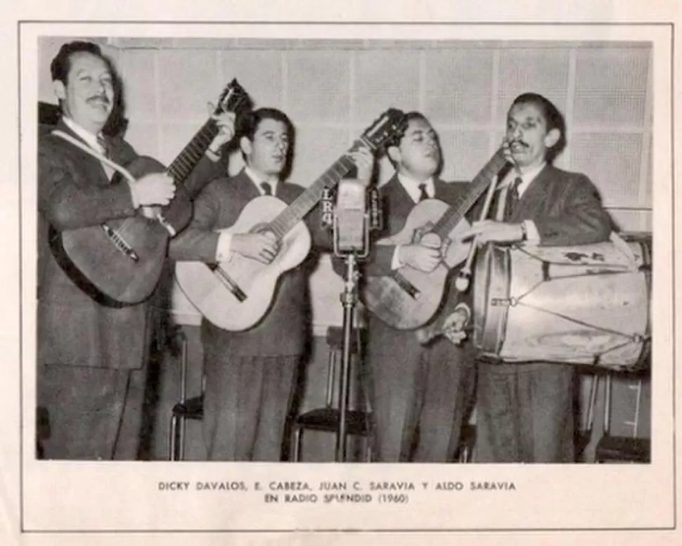 LOS PRIMEROS. Dicky Dávalos, Ernesto Cabeza, Juan Carlos Saravia y Aldo Saravia. 