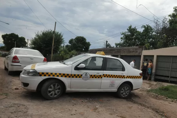 Llegó a su casa, abrió la puerta y se encontró con el cuerpo de una mujer sobre la cama