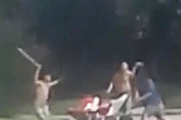 Video: conductores pelearon con piedras y machete en Tafí Viejo