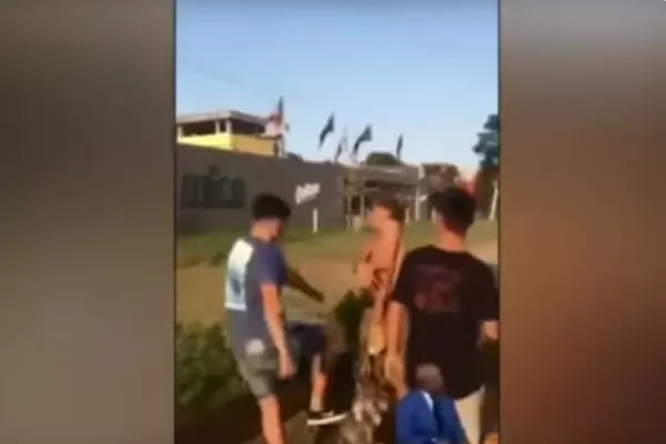 Feroz golpiza de tres chicos a un joven en Villa Gesell