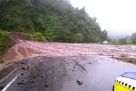 Videos: así se producía uno de los derrumbes y así está ahora la ruta 307