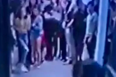 “Me vas a atender cuando yo te diga”: un turista atacó a un mozo en Pinamar