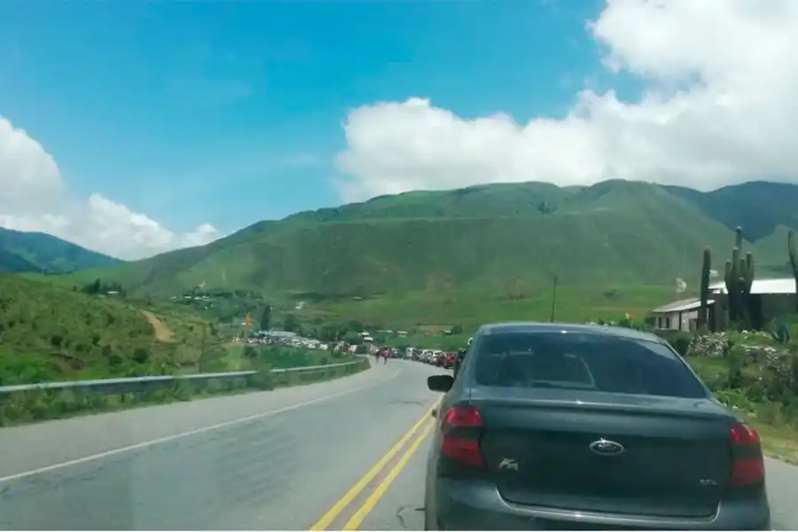 Tras la habilitación, la ruta a Tafí del Valle está saturada de vehículos