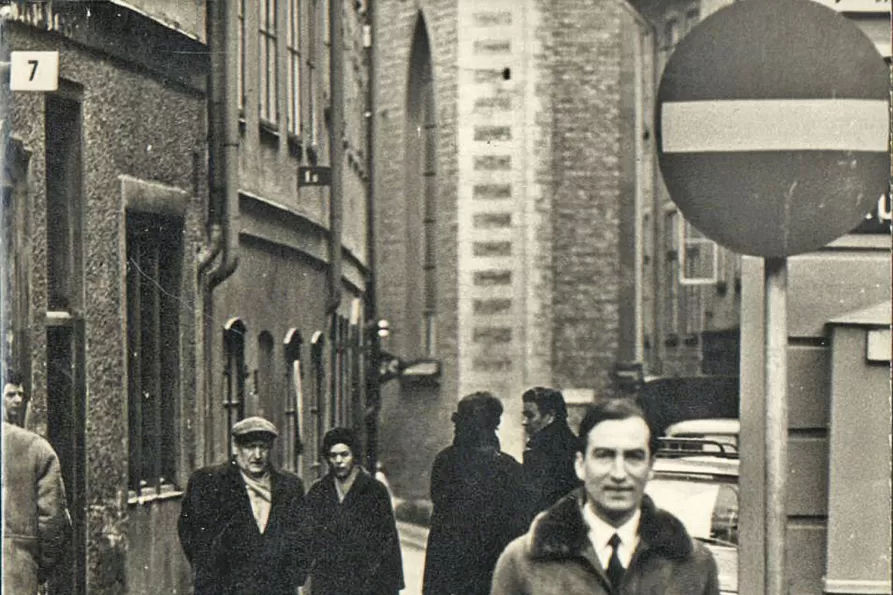 AL OTRO LADO DEL ATLÁNTICO. Tomás Eloy en Copenhague, en 1968.