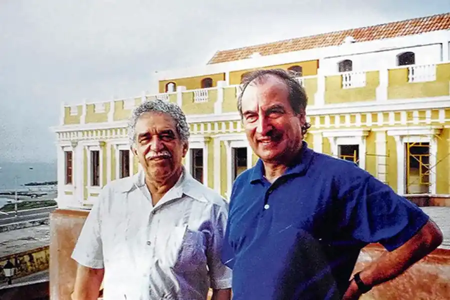 A LA PAR. Tomás EloyCon García Márquez en Cartagena de Indias.