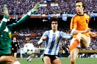 Hizo el gol 1.000 de los Mundiales y erró uno increíble en la final del 78 ante Argentina