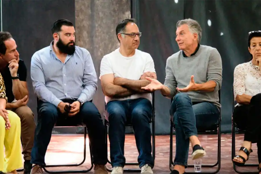 CON MILITANTES PRO. Macri, durante la reunión de ayer.
