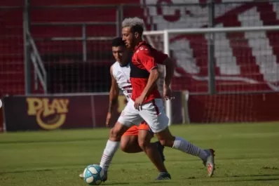 Le costó más de lo esperado, pero el “Santo” se impuso ante Llorens