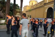 Manzur regresó a Casa de Gobierno y lo esperaron con una protesta