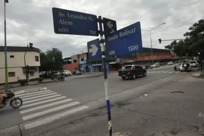 Los atacaron con un machete y se defendieron a balazos
