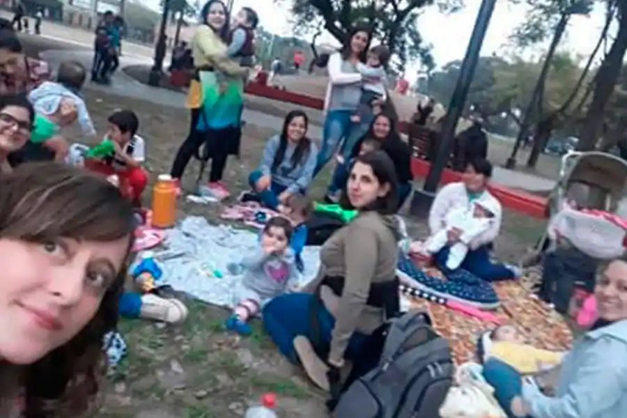 Maternidad respetuosa: ¿cómo es criar a los chicos en tribu?