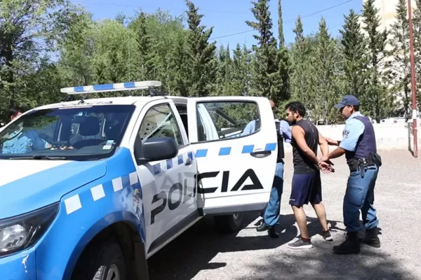 Conmoción en Neuquén: dos hermanos fueron detenidos por matar a su padre, presuntamente cansados de sus maltratos