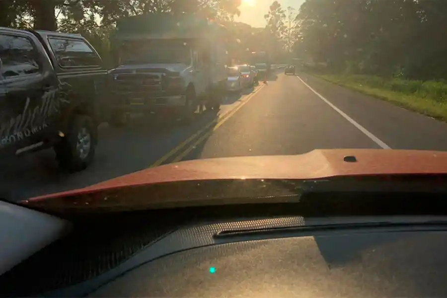 Largas filas de autos y hasta un accidente en la reapertura del camino a Tafí del Valle