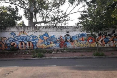 Inquietud por una pared en calle General Paz primera cuadra