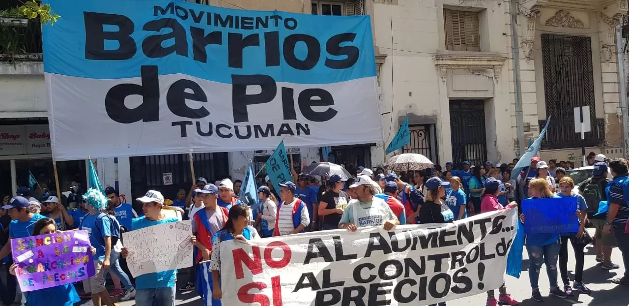 Manifestantes marcharon contra el alza generalizada de precios / FOTO LAGACETA.