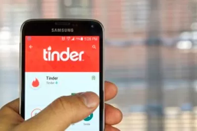 Investigan a Tinder y otras 'apps' de citas por permitir que agresores sexuales utilicen sus servicios