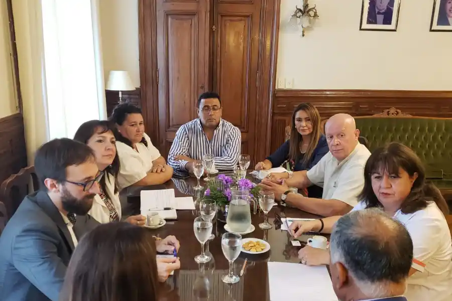 Sin definiciones sobre la cláusula gatillo, los autoconvocados de la salud profundizan las protestas