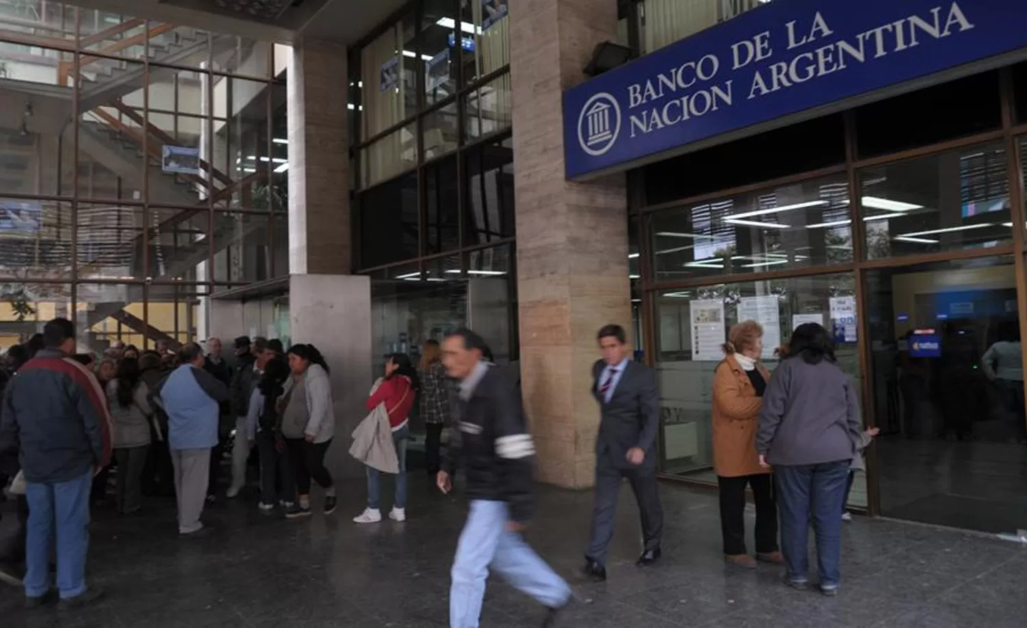 El lunes no atenderá el Banco Nación y las demás entidades pararán dos horas