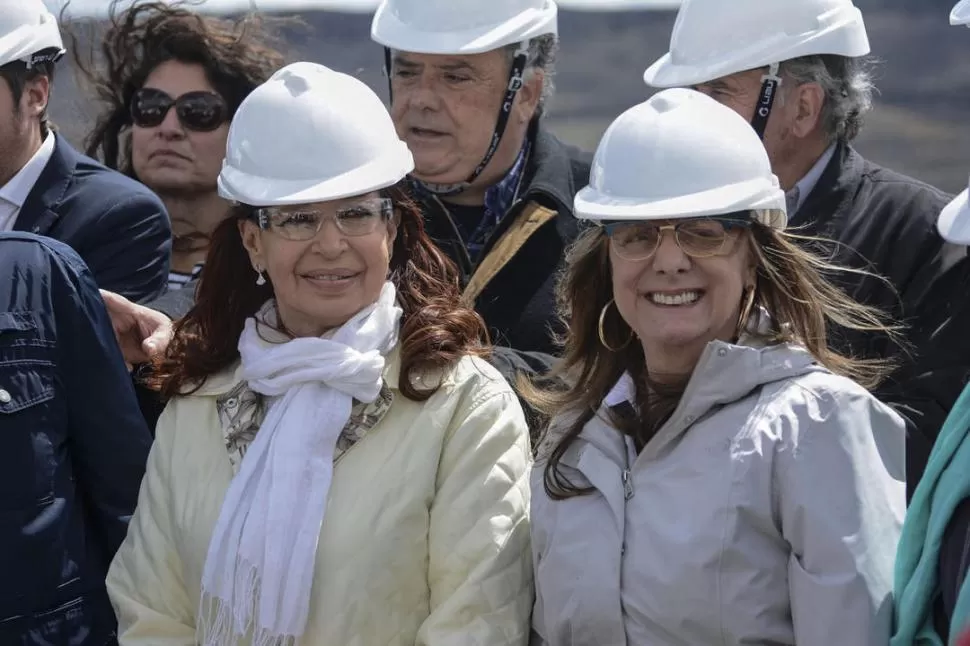 CRÍTICA. La vicepresidenta Cristina Fernández de Kirchner durante la visita a la represa Kirchner. TÉLAM
