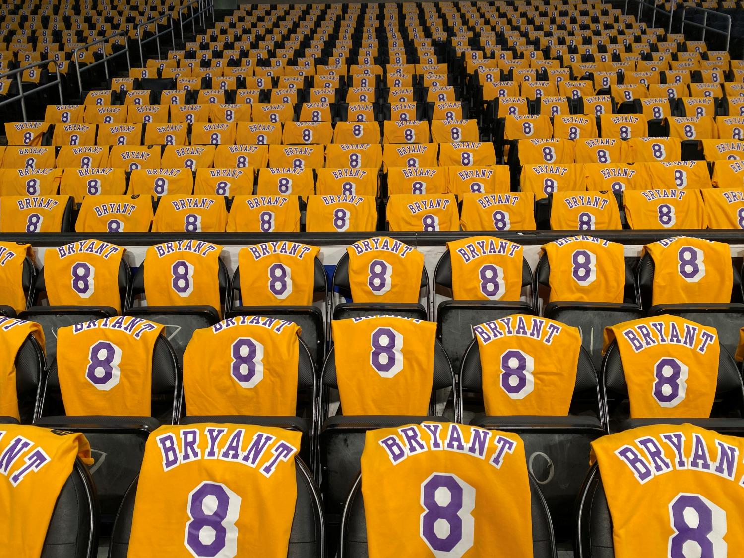Video: el emotivo homenaje de Los Angeles Lakers para despedir a Kobe Bryant