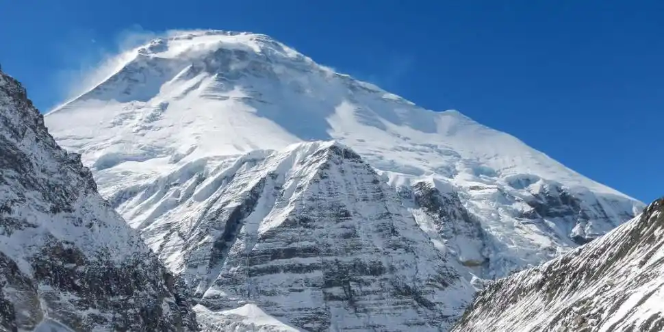 DHAULAGIRI. Es uno de los picos más altos del mundo e integra la cadena del Himalaya.