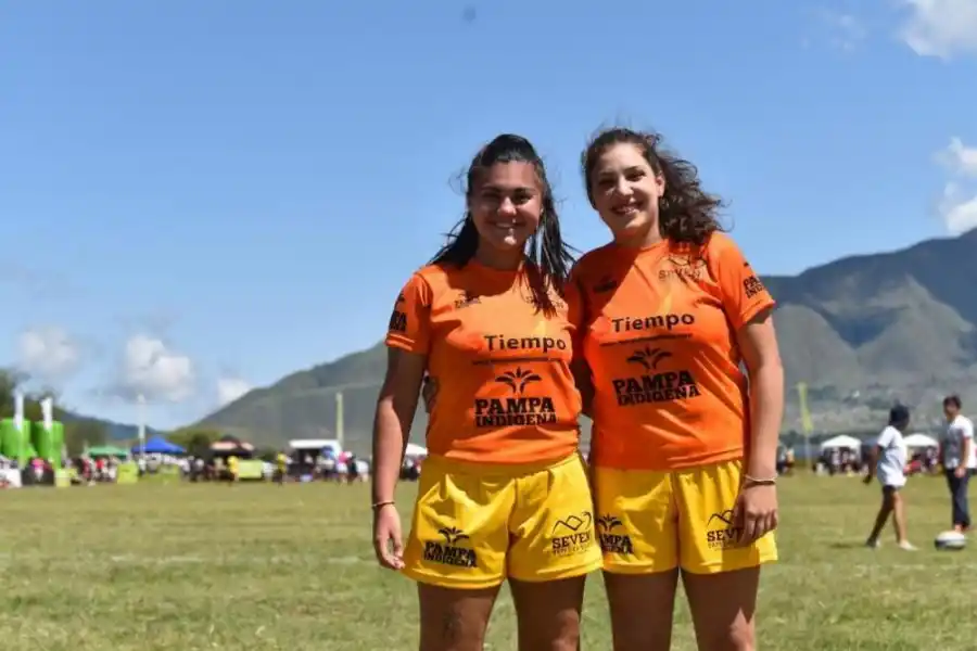 REFEREES. Ailen Pacheco y Sofía Piga formaron parte del cuerpo arbitral.