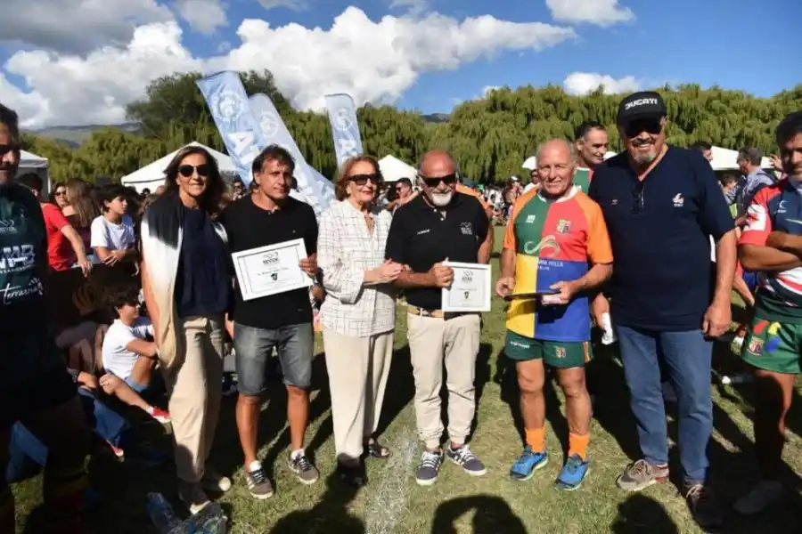 MEMORIAL. Se entregaron placas en homenaje al histórico Ricardo “Keko” Frías. 