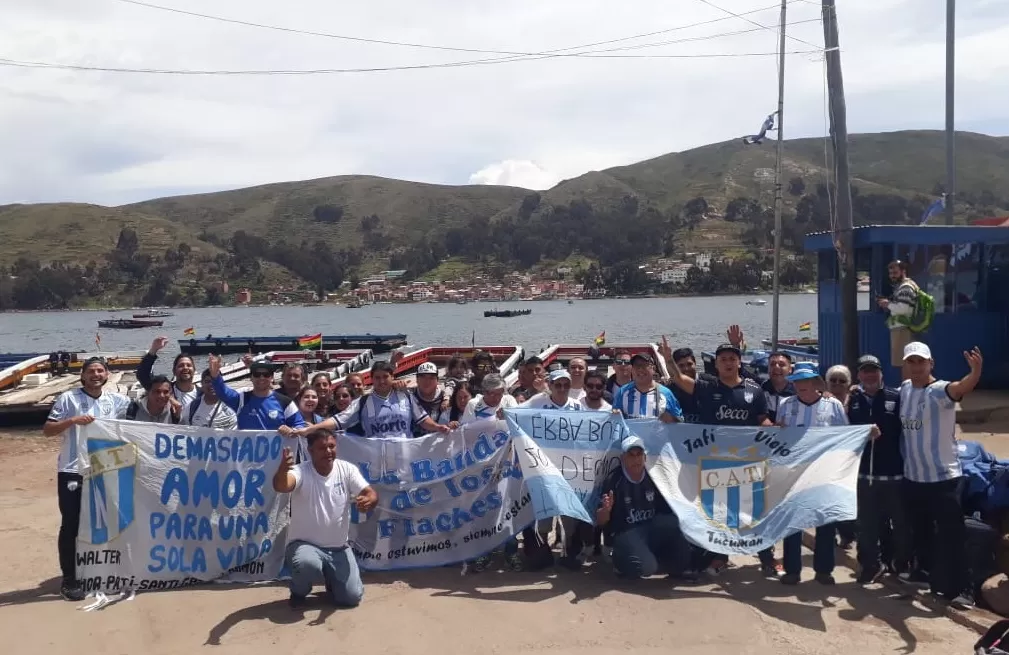 El sueño y la ansiedad de los hinchas decanos siguen en ruta hacia La Paz
