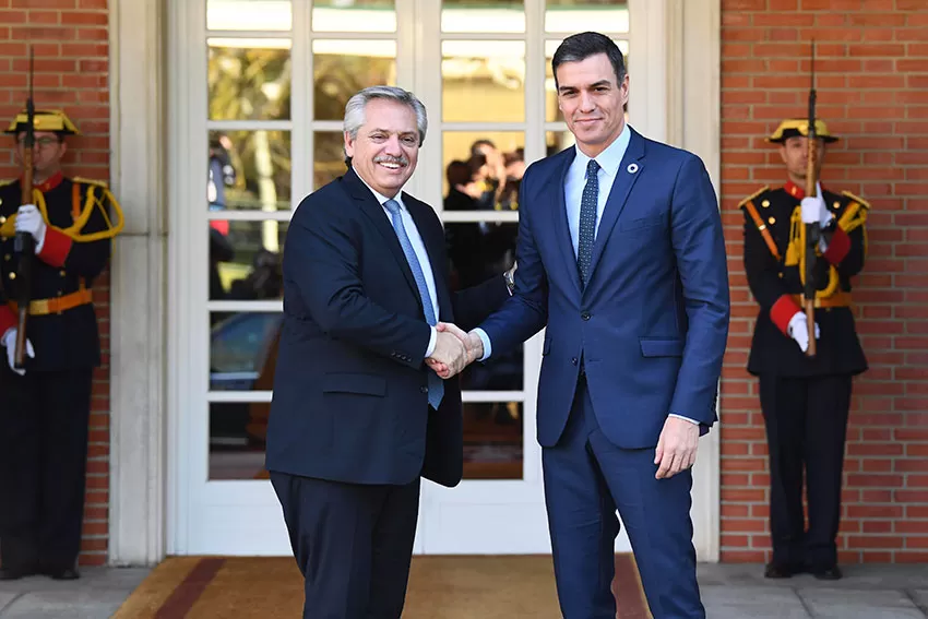 España suma su apoyo para que Argentina pueda renegociar su deuda