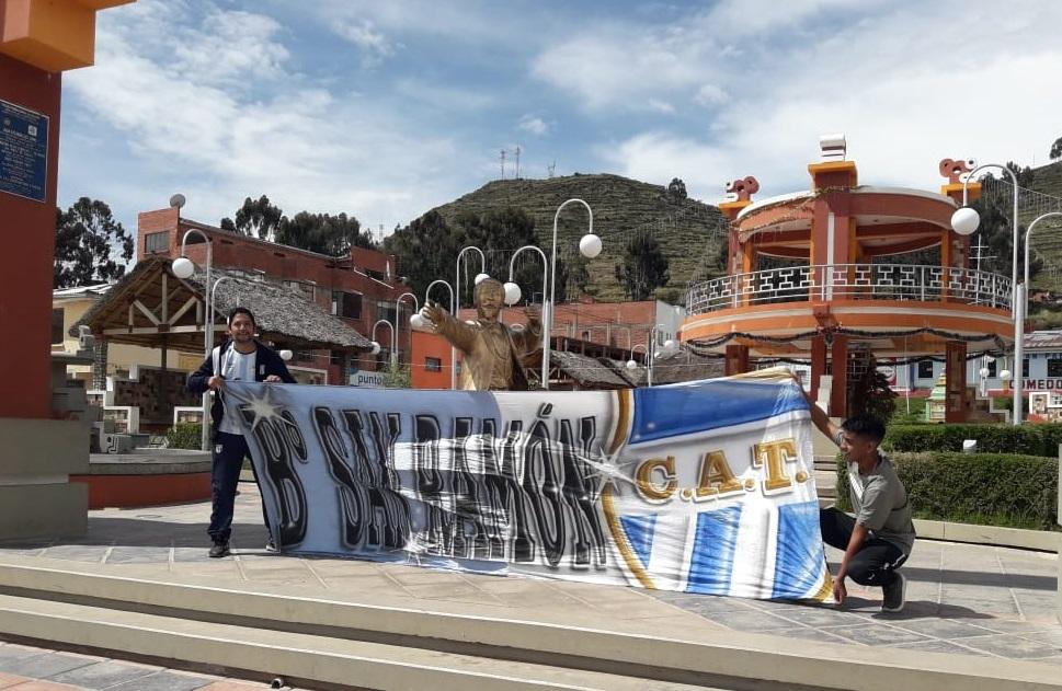 El sueño y la ansiedad de los hinchas decanos siguen en ruta hacia La Paz
