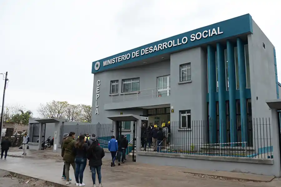 Los jóvenes y las drogas: a los chicos hay que tenerlos en las escuelas, no en la calle, dijo Jaldo 