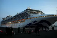 Uno de los ocho argentinos varados en el crucero japonés tiene coronavirus
