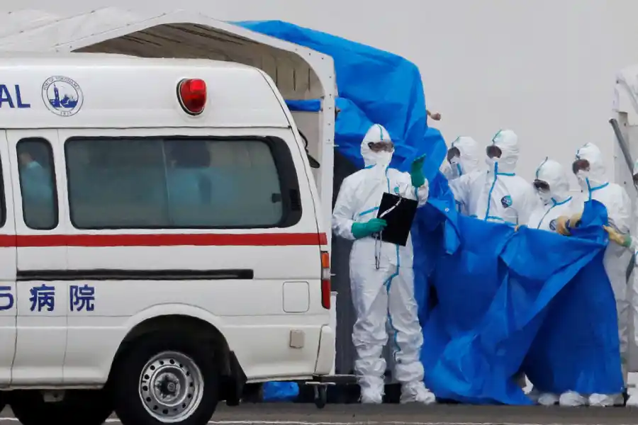 Uno de los ocho argentinos varados en el crucero japonés tiene coronavirus