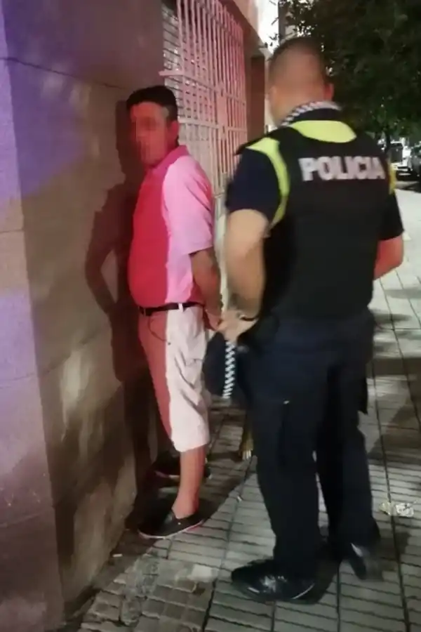 El taxista acusado, en el momento en el que la Policía lo detuvo.